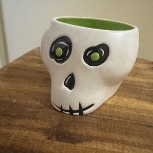 Hallmark Halloween White Ceramic Skull Planter candy sugar dish, Day of the Dead